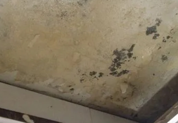 中江阳台漏水维修公司分享下中江卫生间渗水维修需要注意哪些问题。